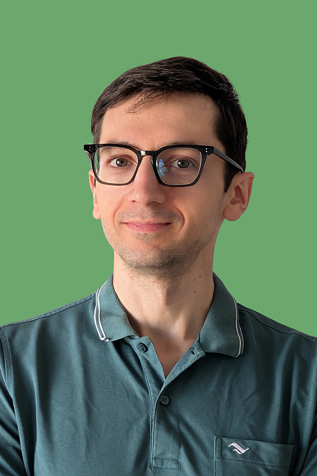 Damian Piatkowski discussing software development